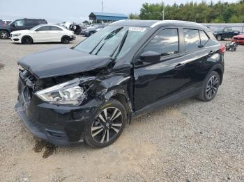  Salvage Nissan Kicks