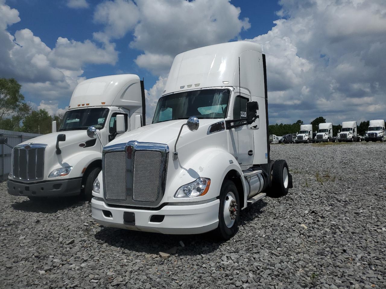 Kenworth Constructi T680 Image 9