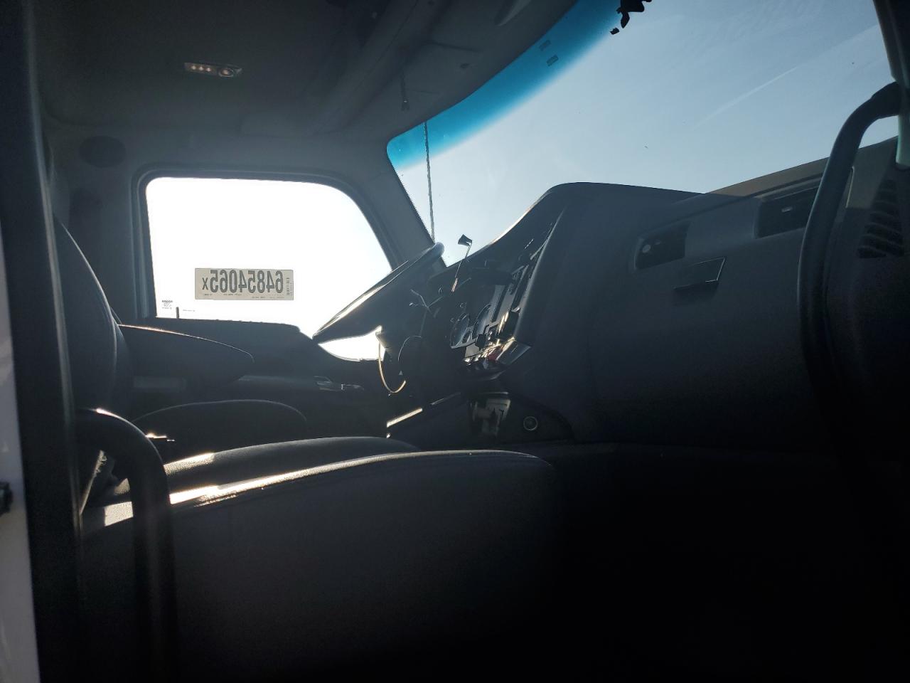 Kenworth Constructi T680 Image 8