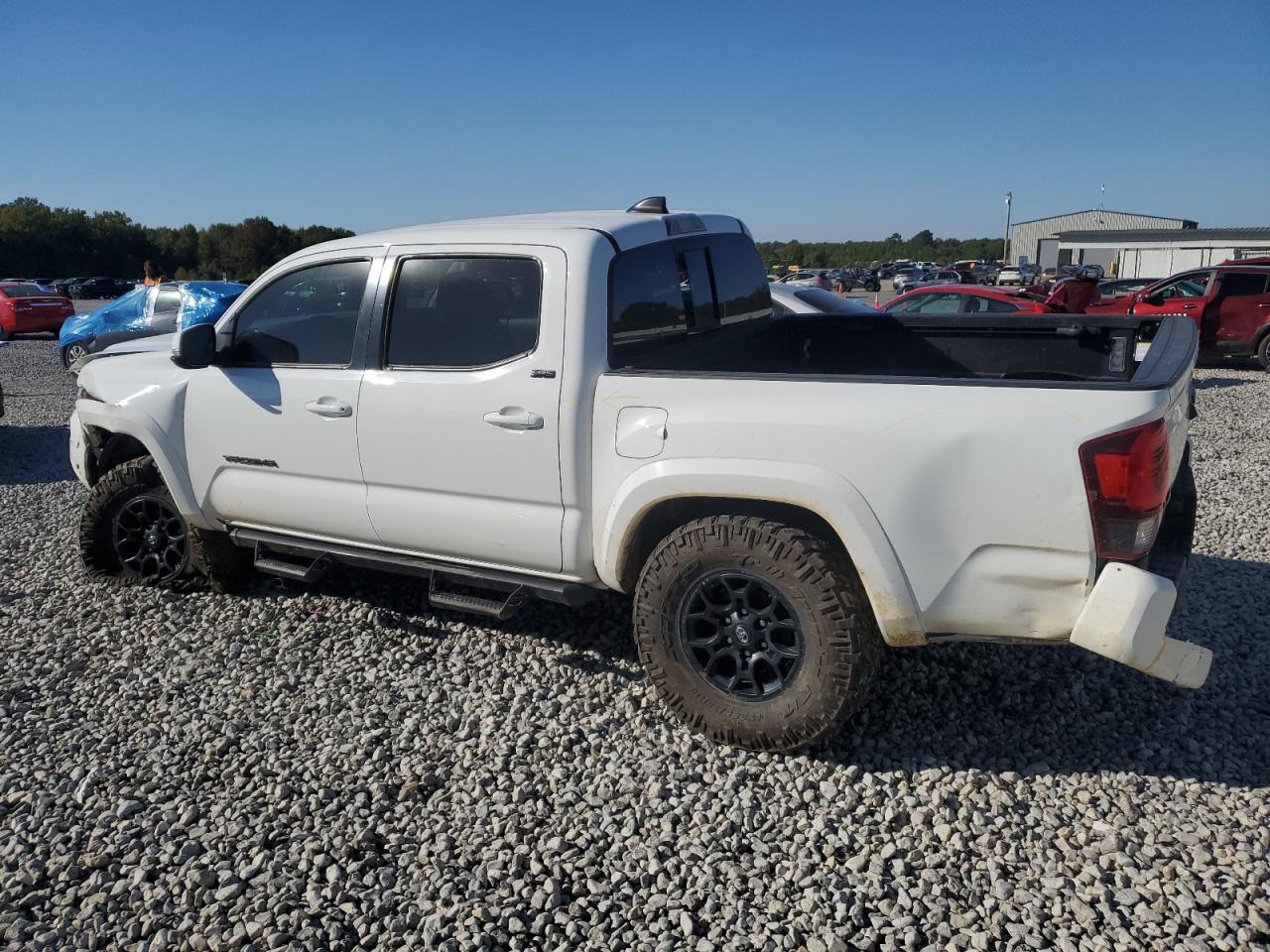 Toyota Tacoma Double Cab Image 2