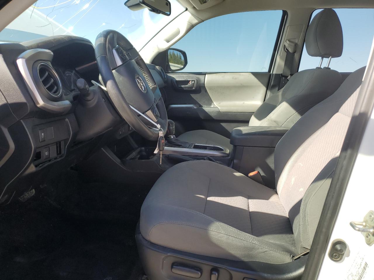 Toyota Tacoma Double Cab Image 8