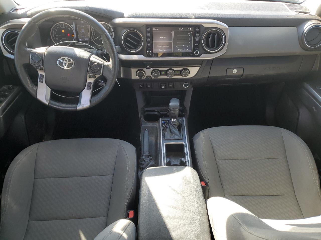 Toyota Tacoma Double Cab Image 3