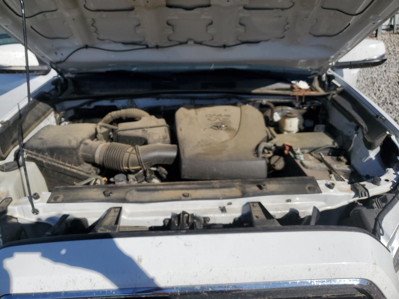 Toyota Tacoma Double Cab Image 10