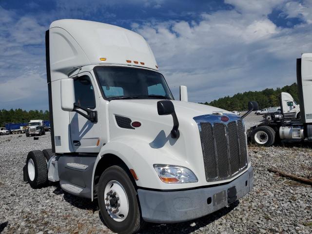  Salvage Peterbilt 579