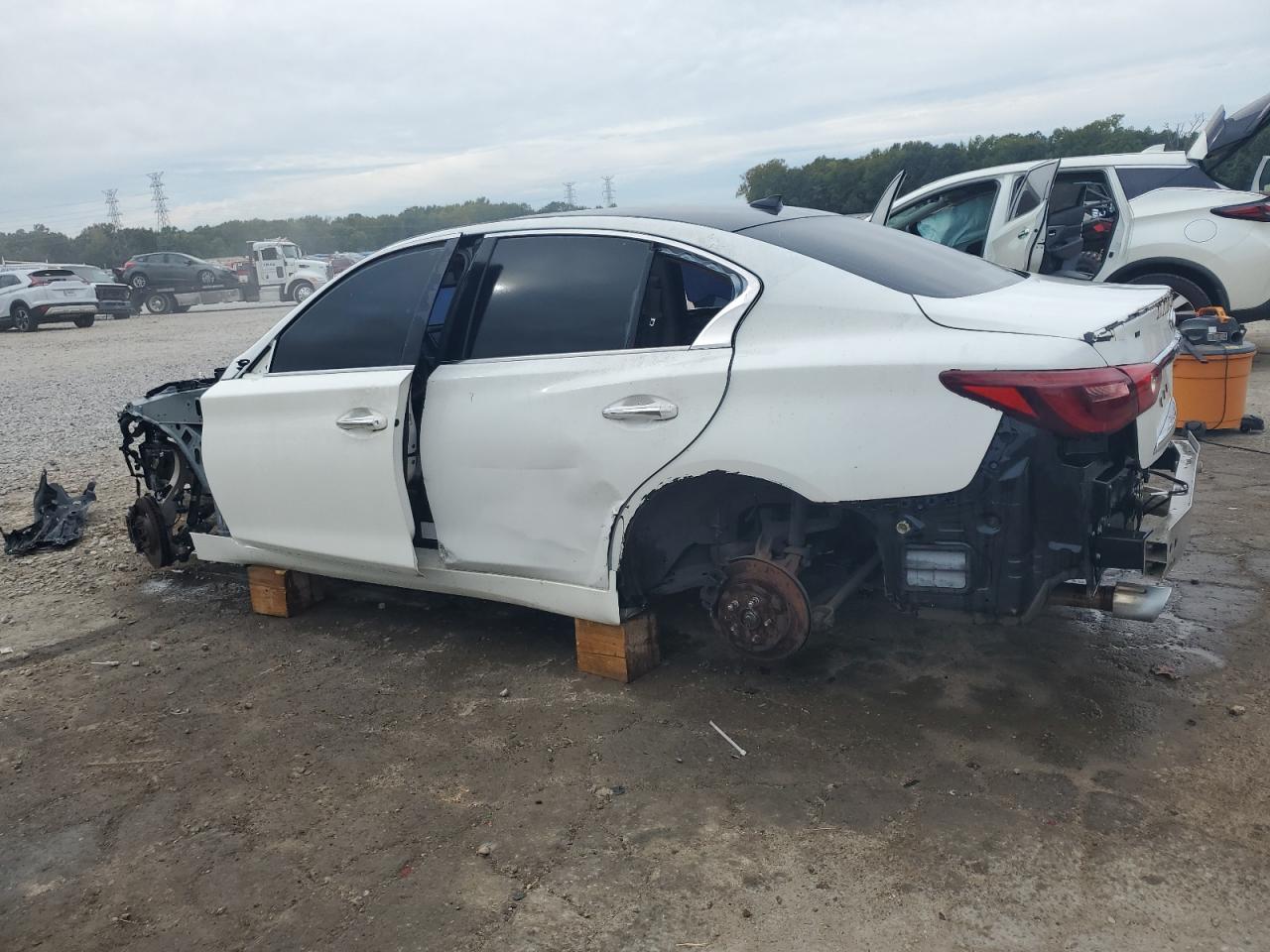 INFINITI Q50 Premium Image 2