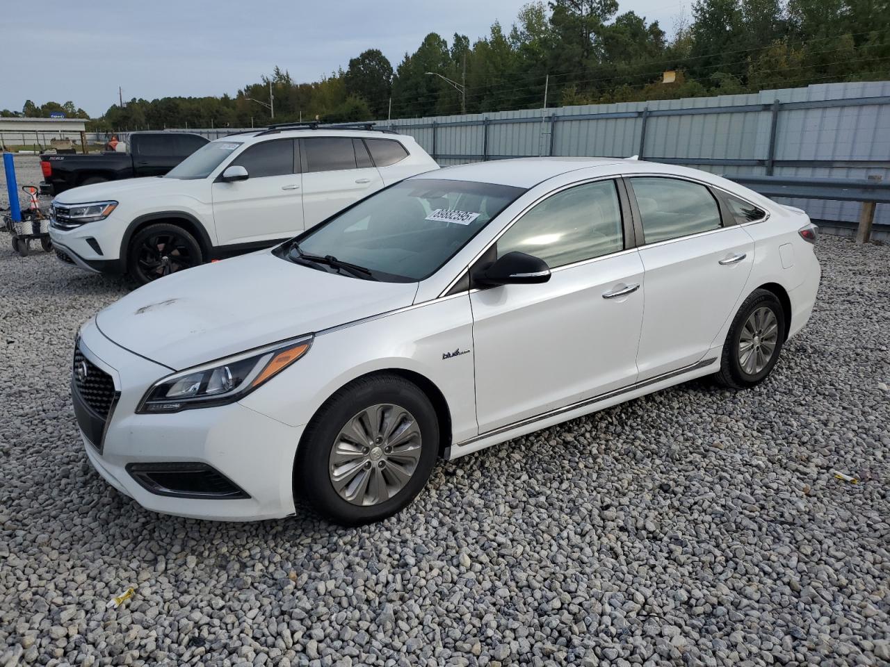 Hyundai SONATA Hybrid Image 1