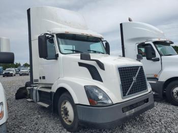  Salvage Volvo Vnl