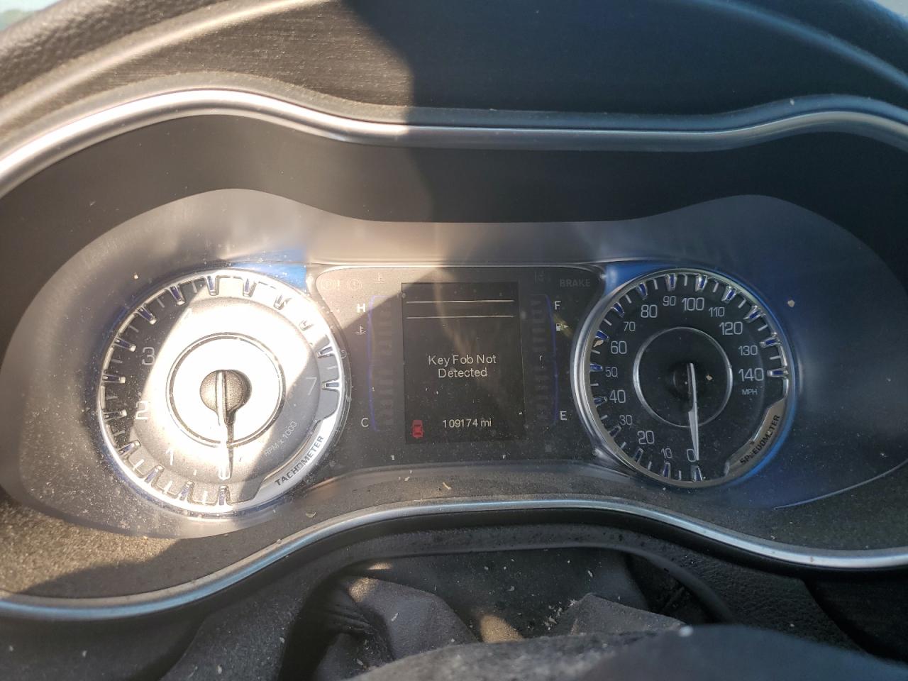 Chrysler 200 Limited Image 3