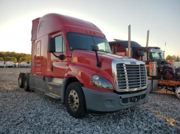  Salvage Freightliner Cascadia 1