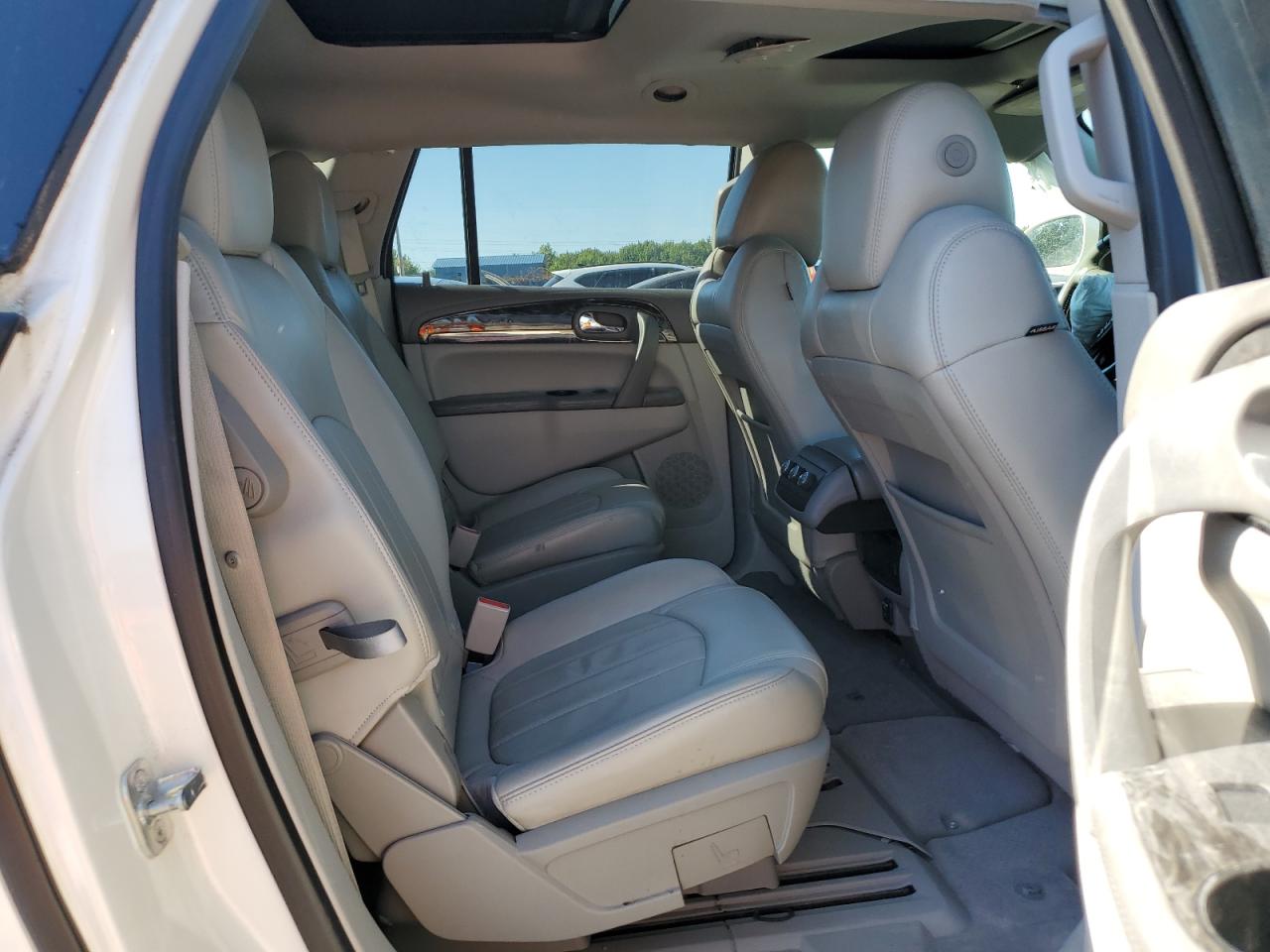 Buick Enclave Image 6