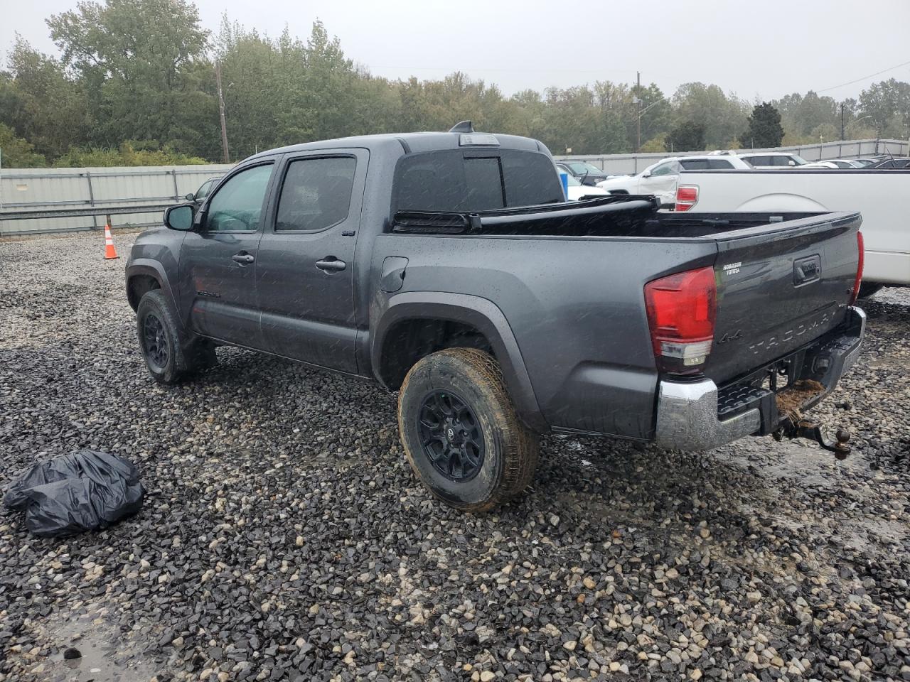 Toyota Tacoma Double Cab Image 2