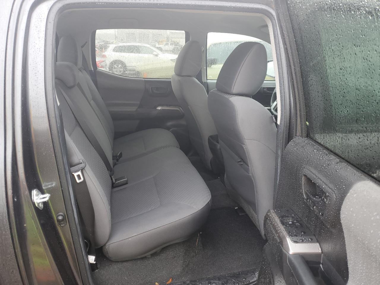 Toyota Tacoma Double Cab Image 7