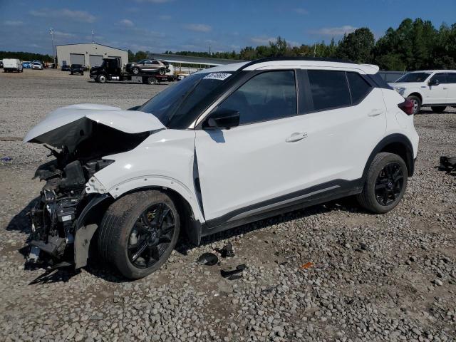  Salvage Nissan Kicks