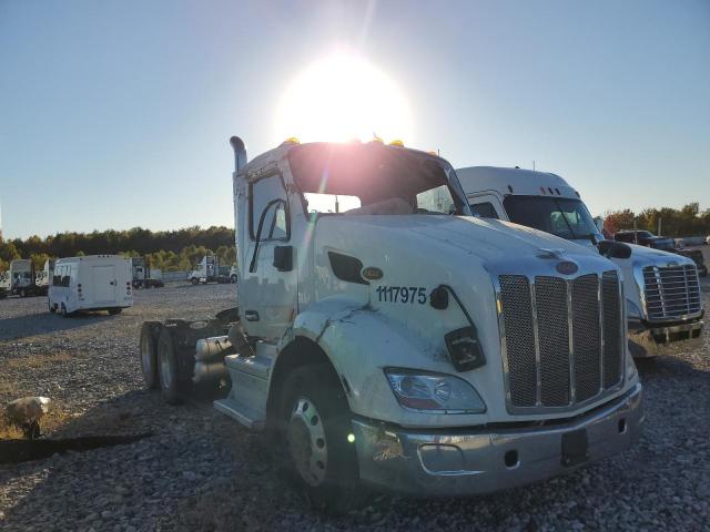  Salvage Peterbilt Tractor 579