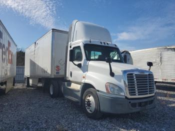 Salvage Freightliner Cascadia 1