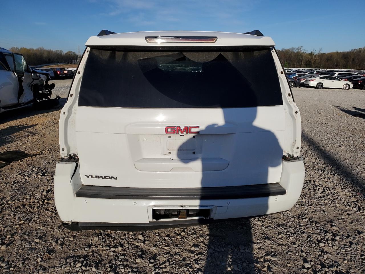 GMC Yukon Sle Image 3