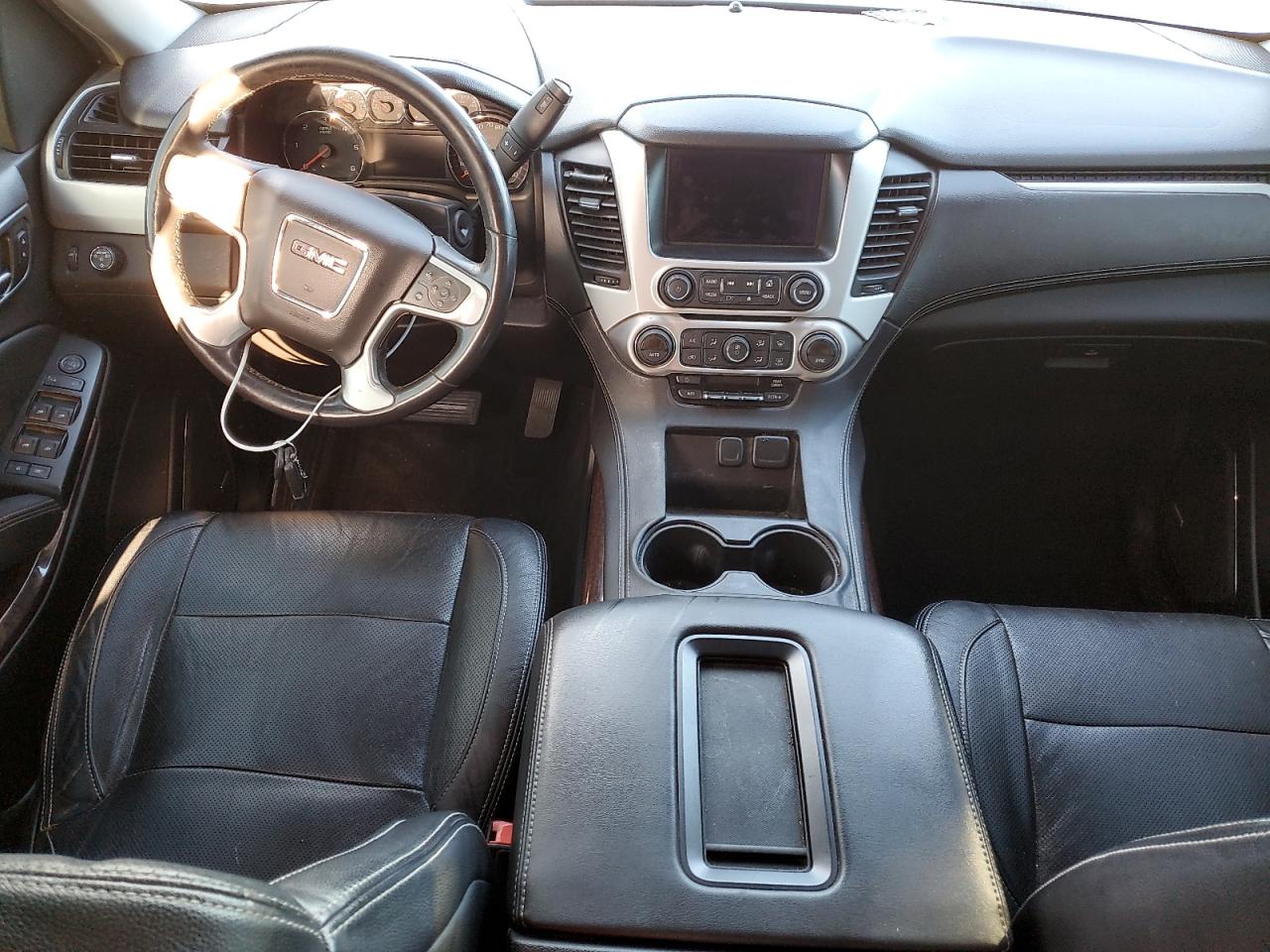 GMC Yukon Sle Image 13