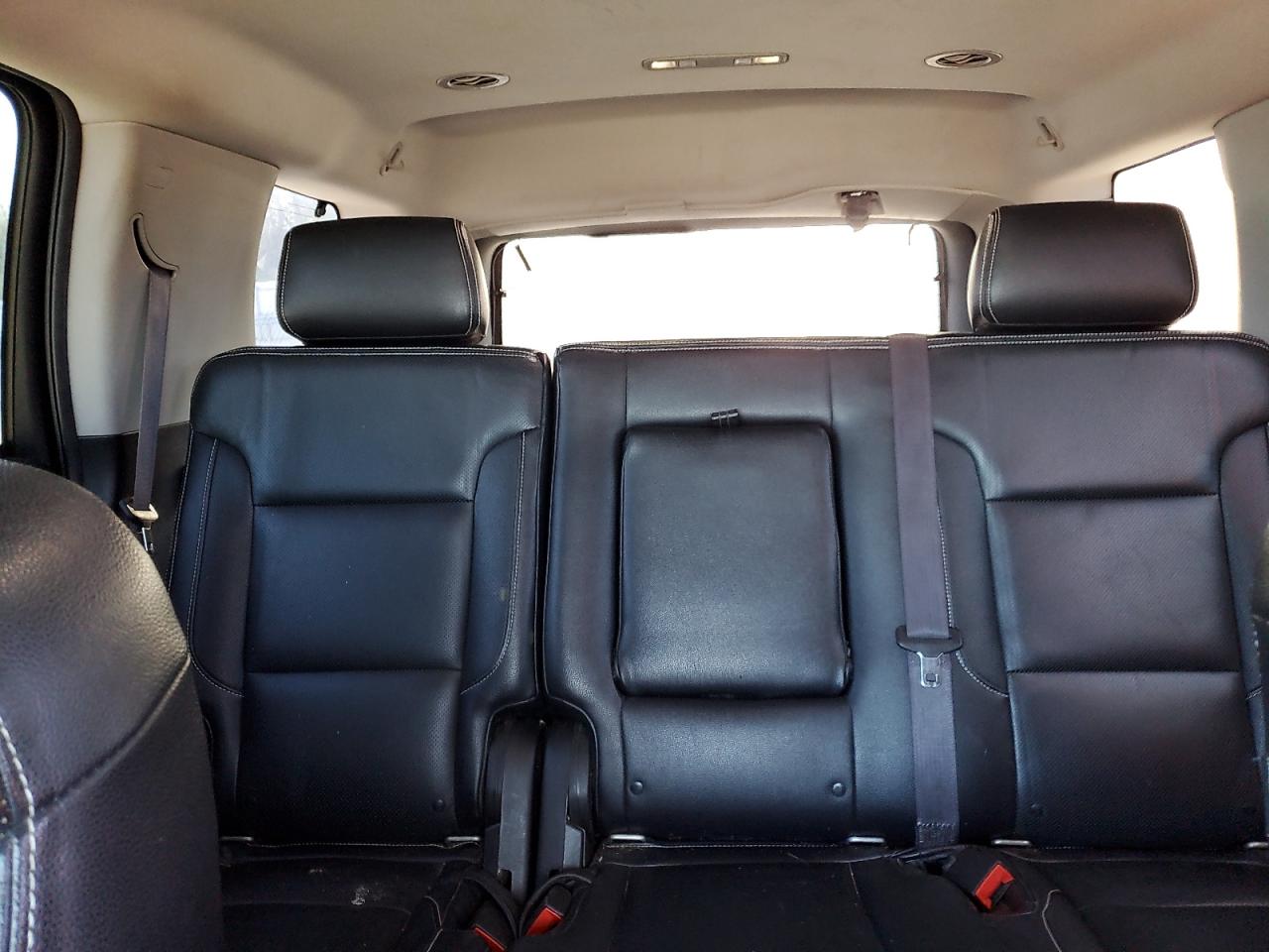 GMC Yukon Sle Image 7