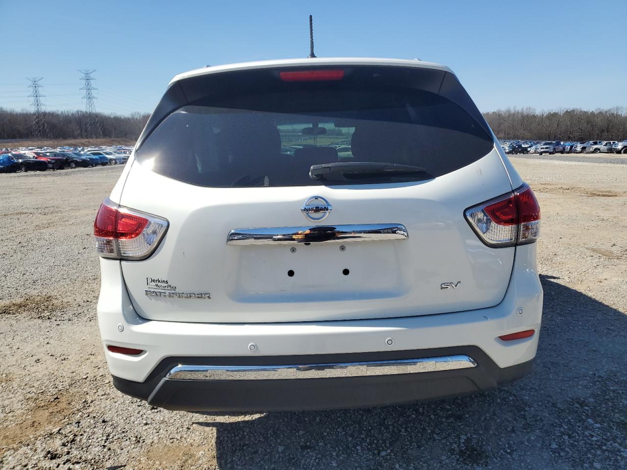 Nissan Pathfinder S Image 13