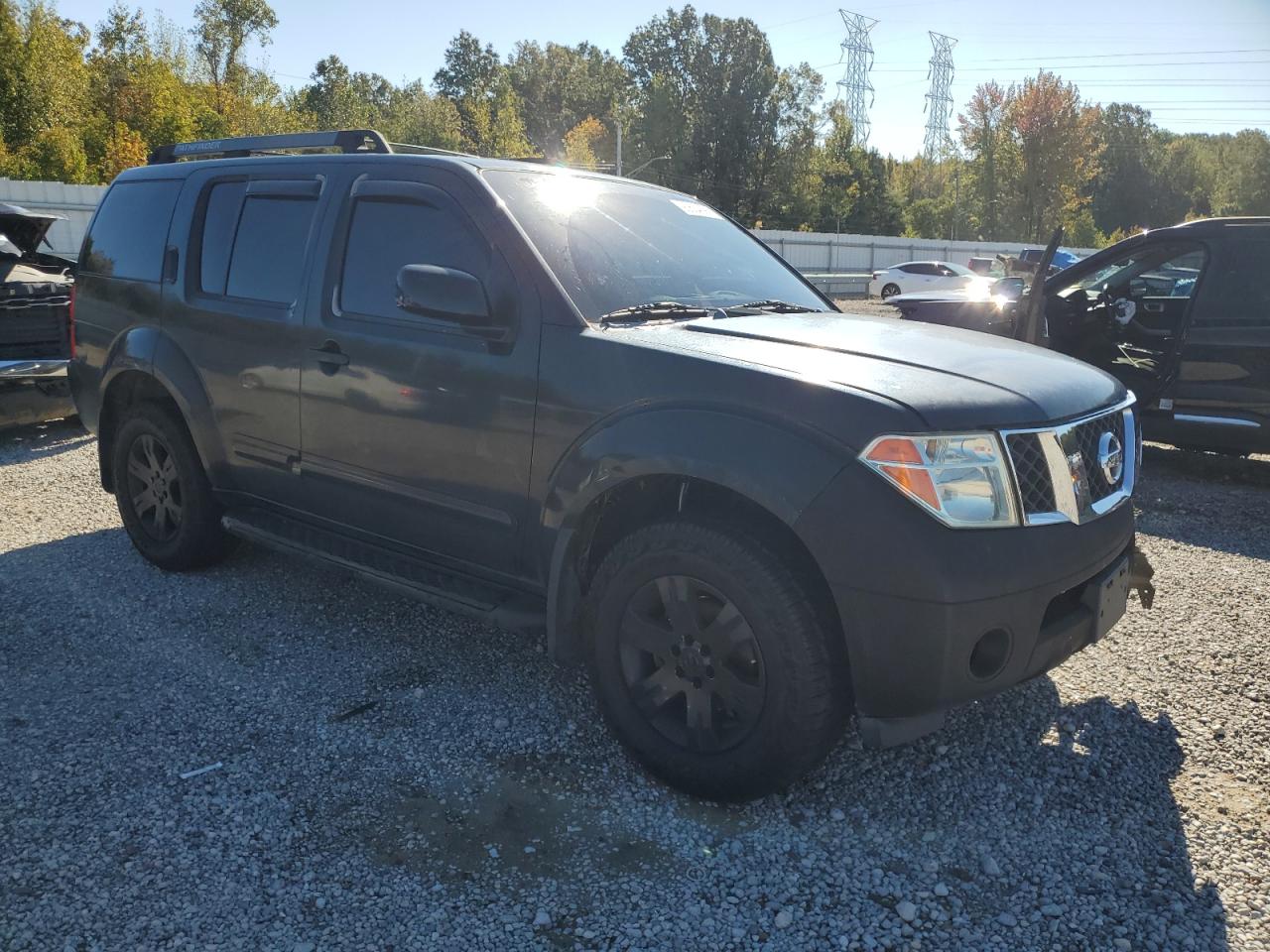 Nissan Pathfinder Le Image 3