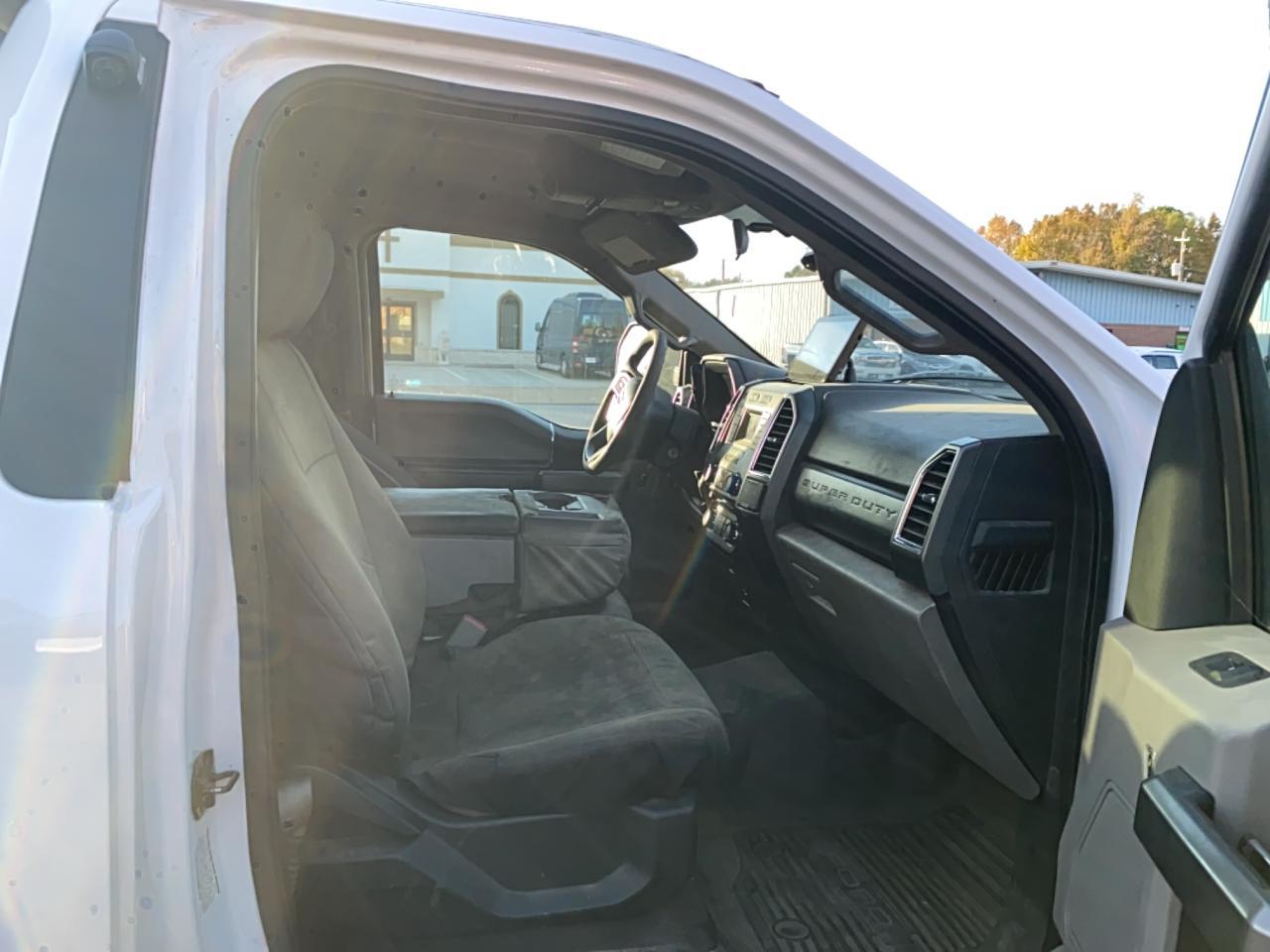 Ford F-550 Super Duty Image 3