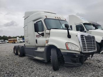  Salvage Freightliner Cascadia 1