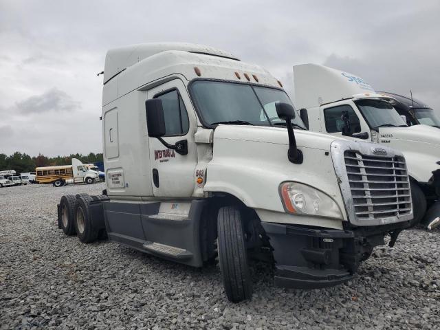  Salvage Freightliner Cascadia 1