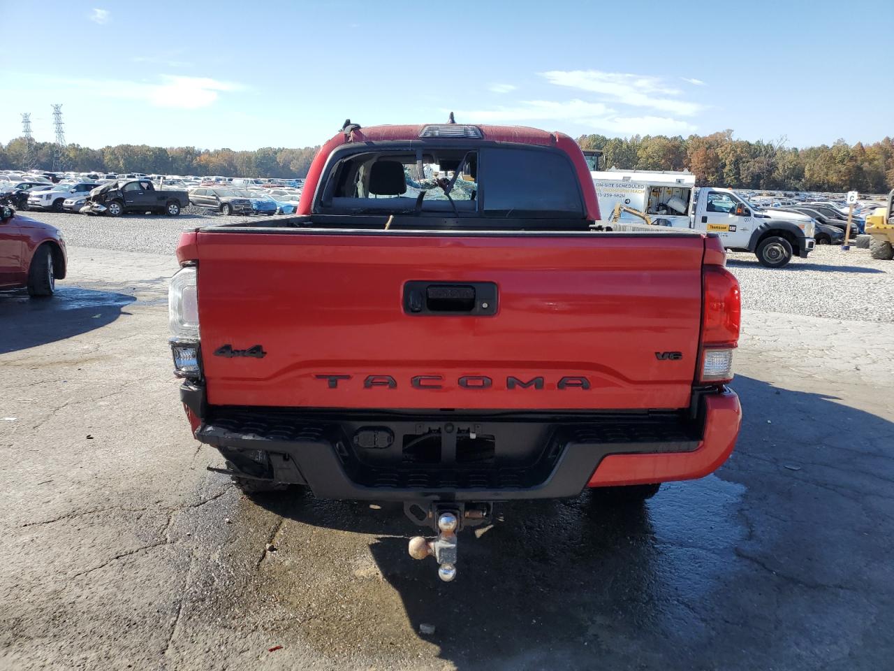 Toyota Tacoma Double Cab Image 3