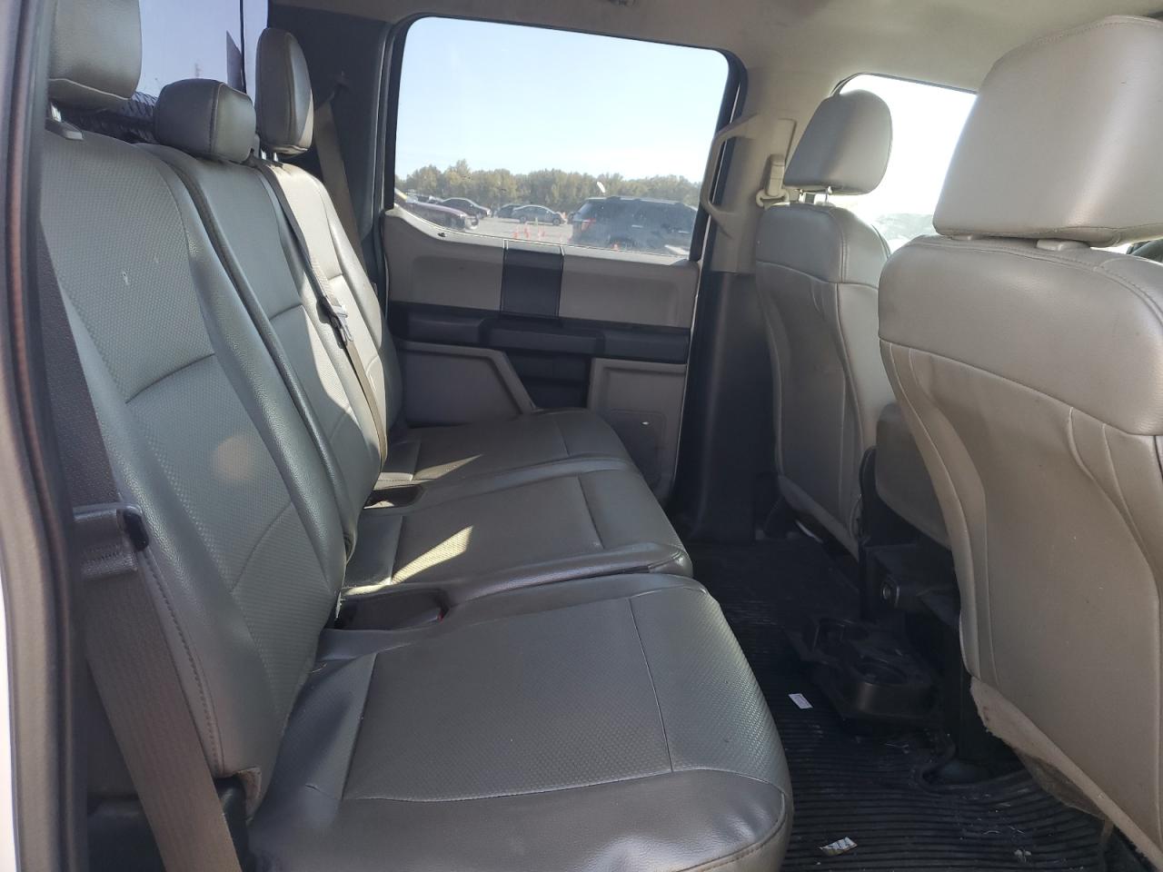 Ford F-150 Supercrew Image 8