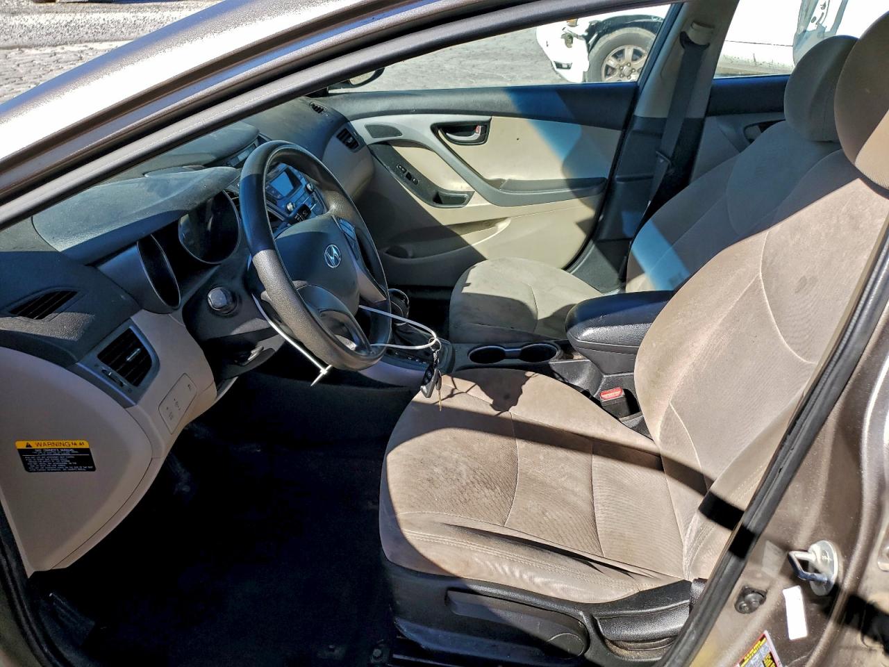 Hyundai ELANTRA Se Image 9