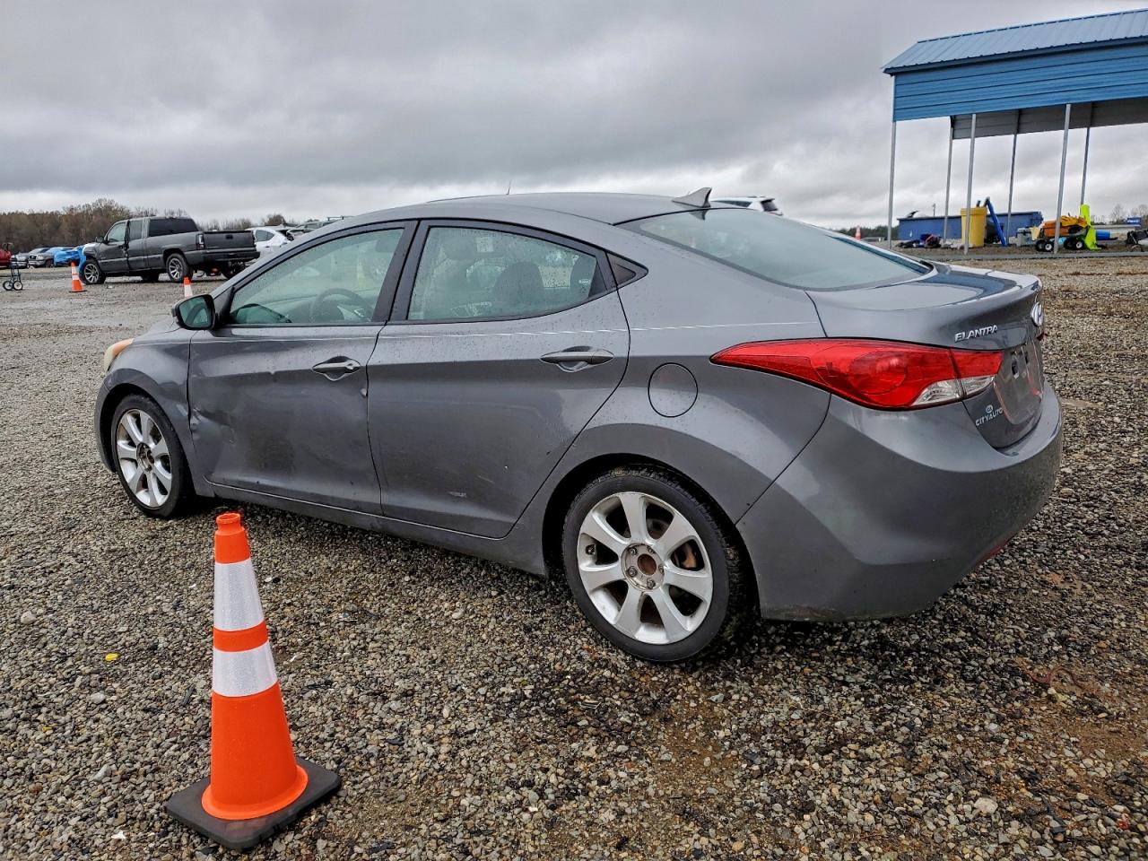 Hyundai ELANTRA Gls Image 10