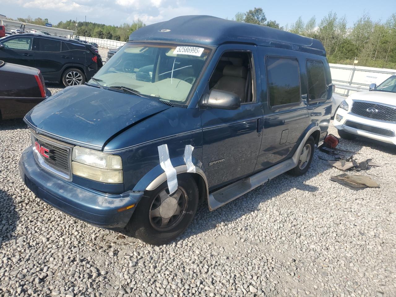 GMC Safari Xt Image 1