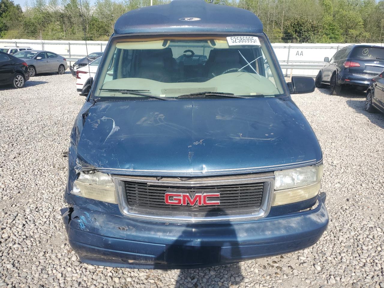 GMC Safari Xt Image 4