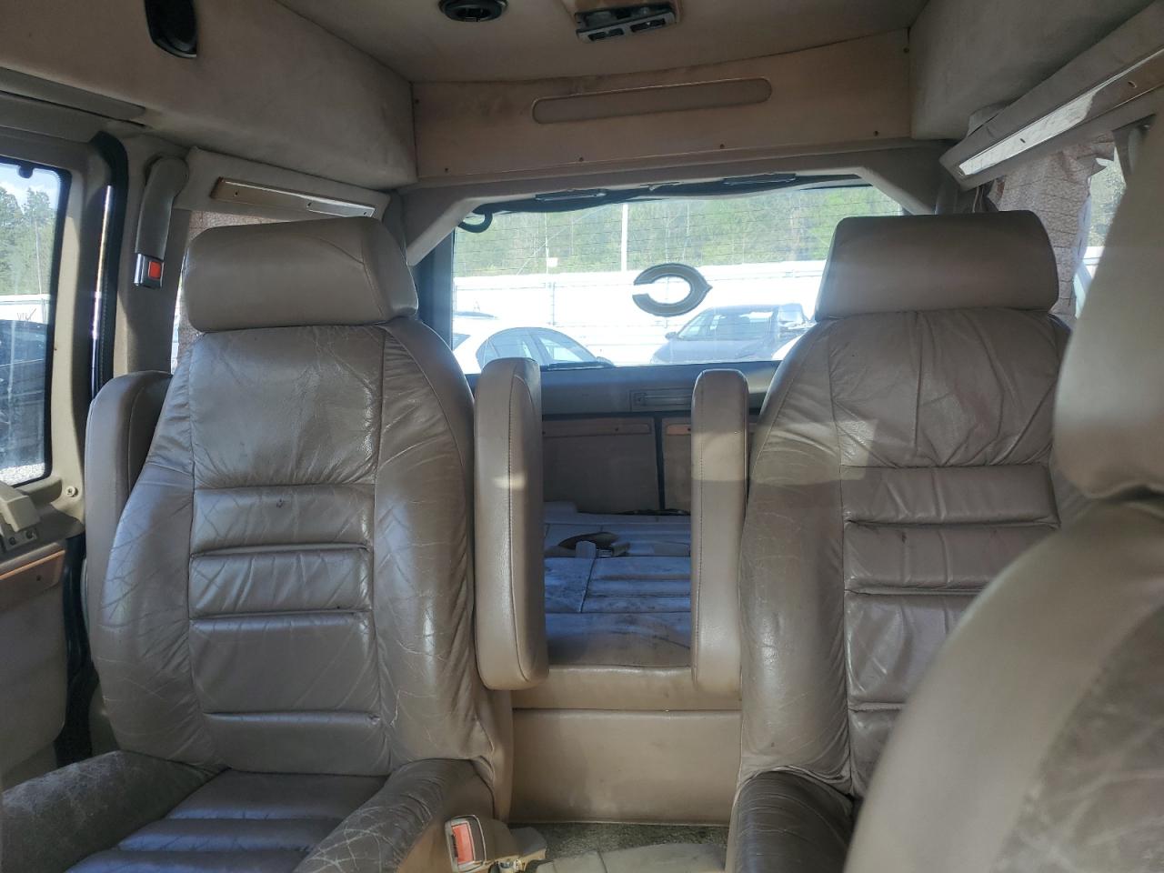 GMC Safari Xt Image 9