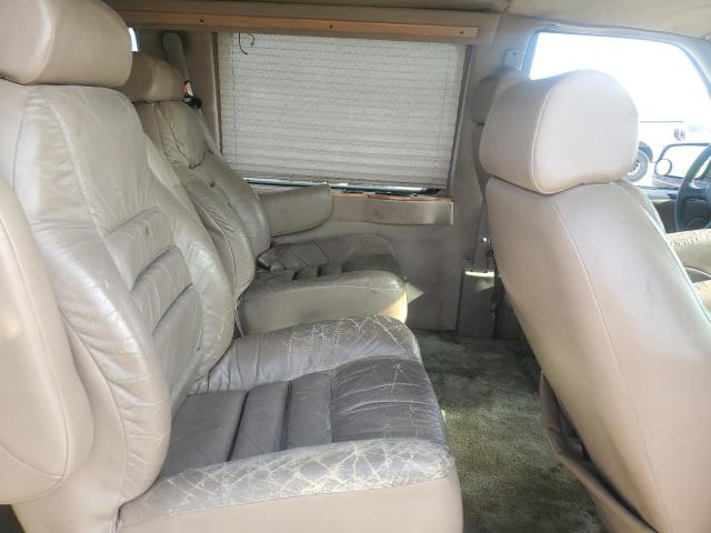 GMC Safari Xt Image 8