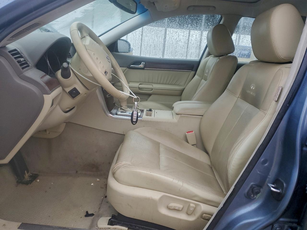 INFINITI M35 Base Image 9