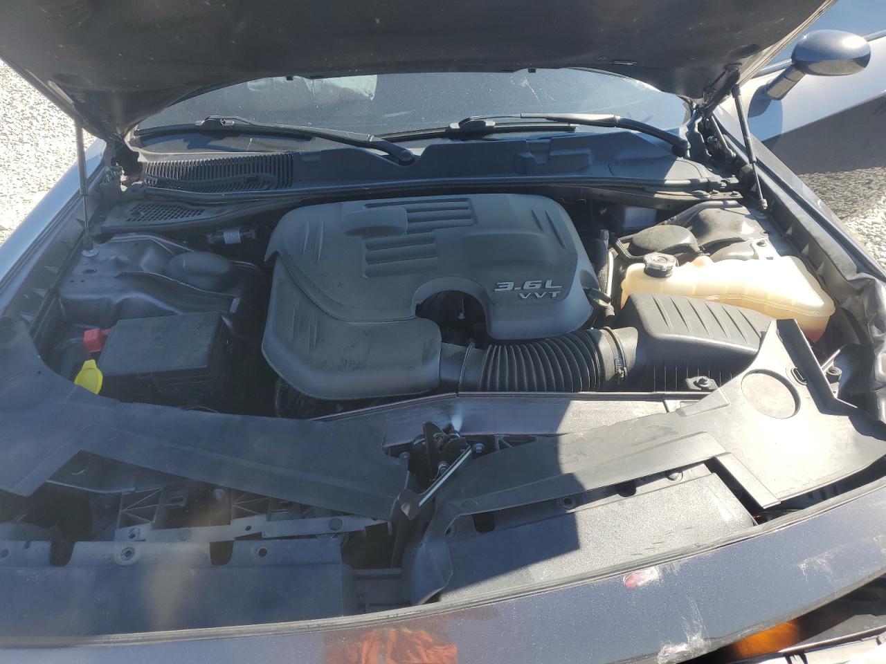 Dodge Challenger Sxt Image 12