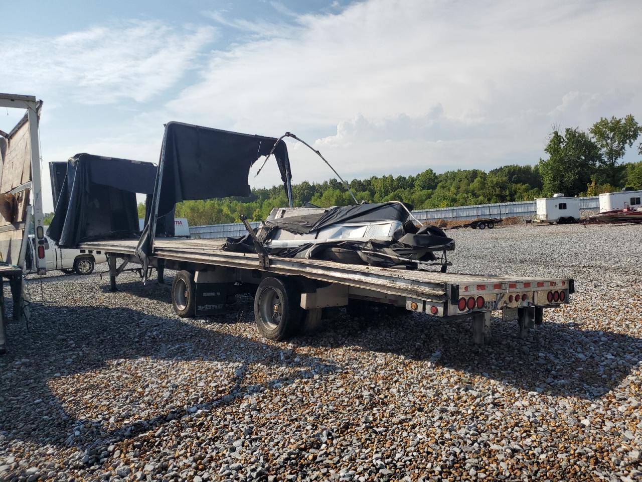 Reitnouer Flatbed Trailer Image 2