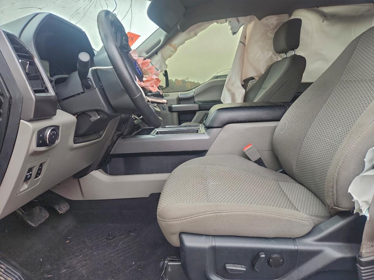 Ford F-150 Supercrew Image 8