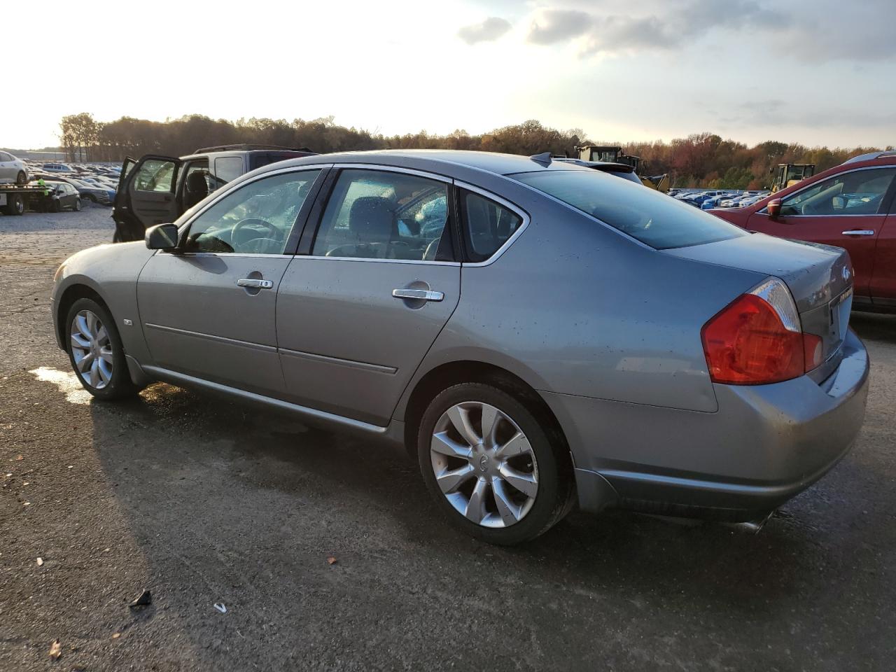 INFINITI M35 Base Image 3