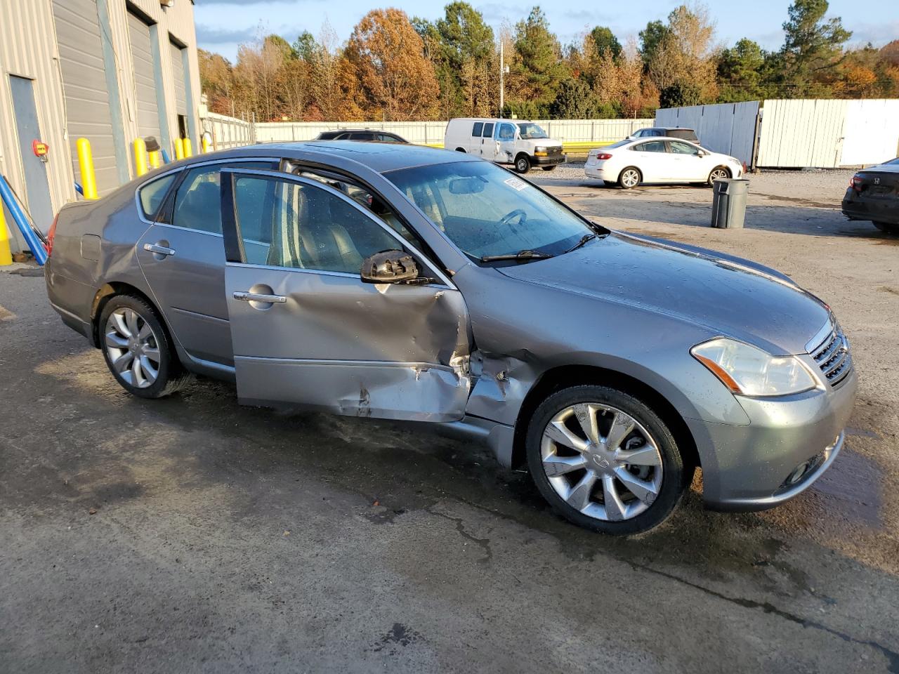 INFINITI M35 Base Image 2