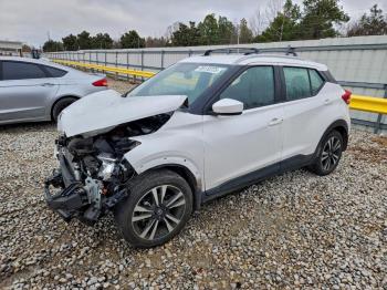 Salvage Nissan Kicks
