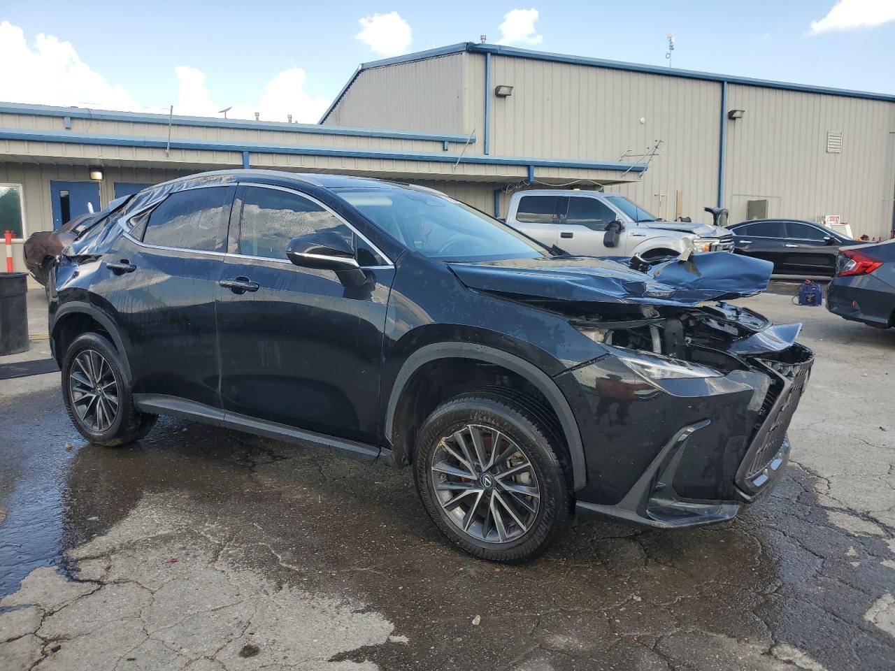Lexus NX 350 Image 3