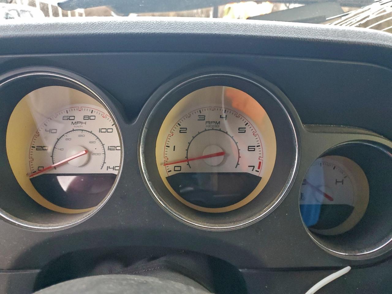 Dodge Challenger Sxt Image 10