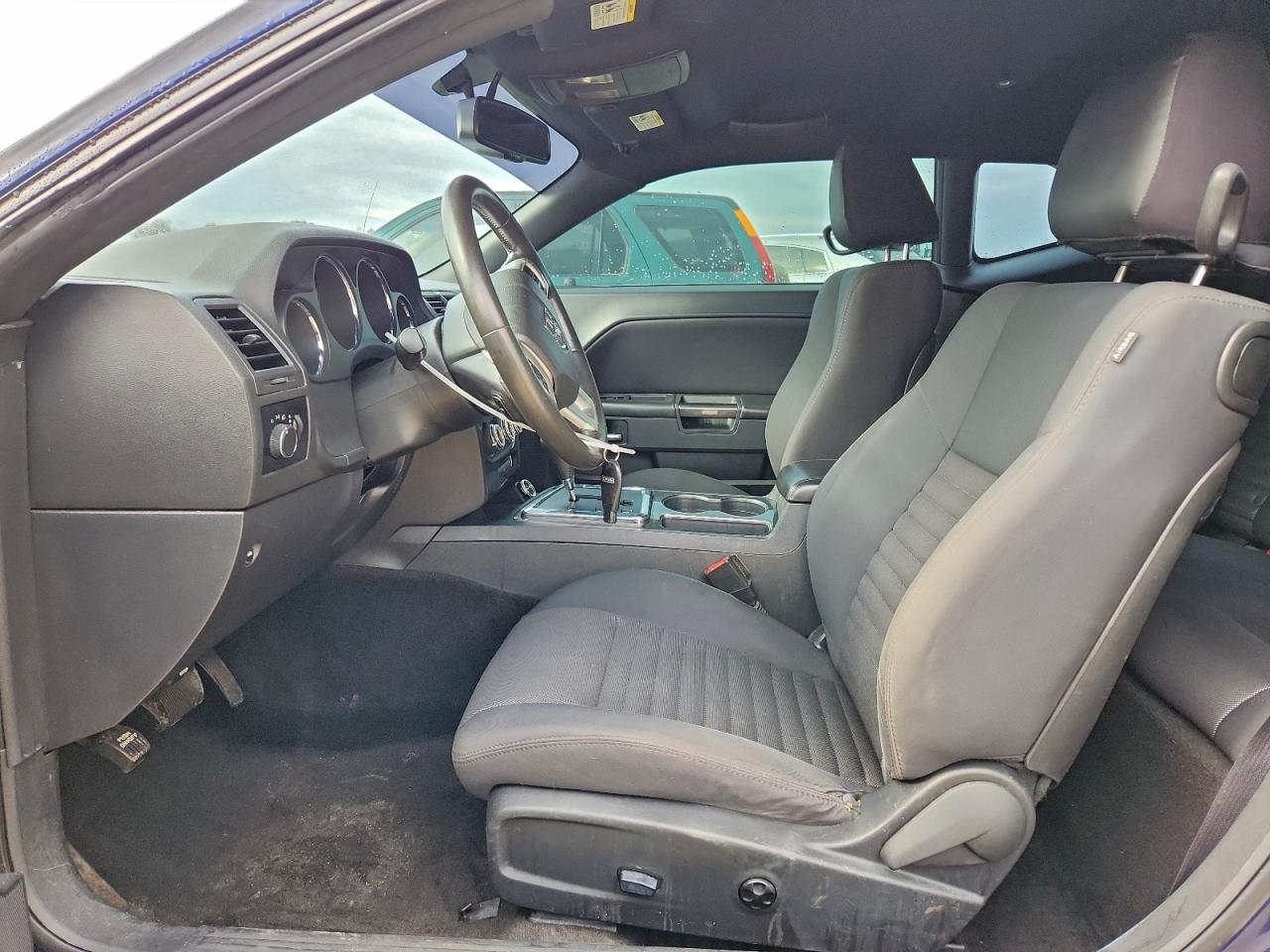 Dodge Challenger Sxt Image 4