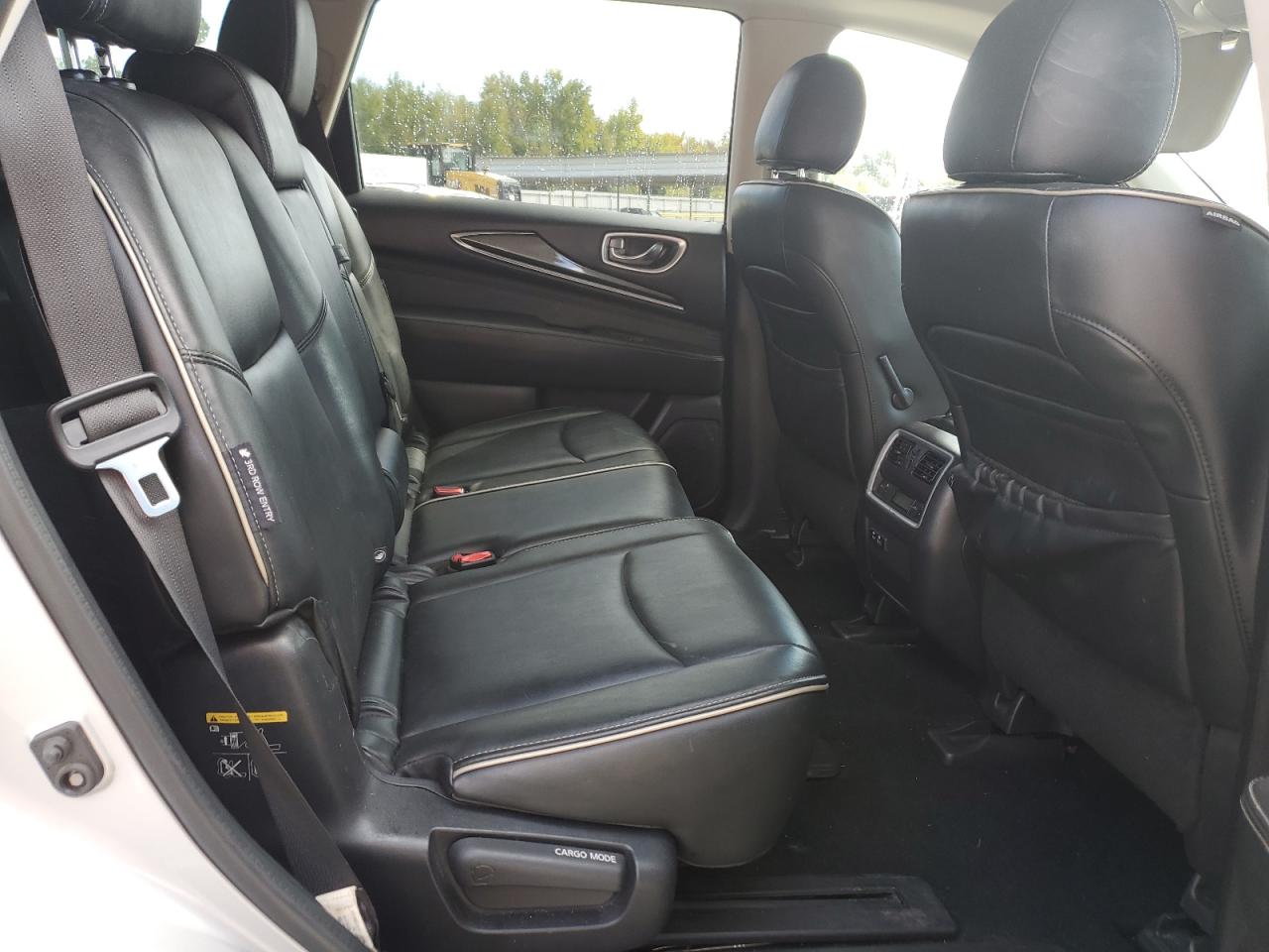 INFINITI Qx Luxe Image 7