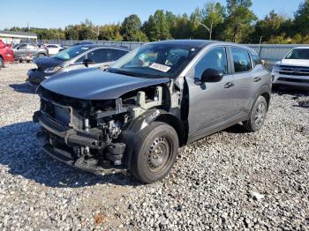  Salvage Nissan Kicks