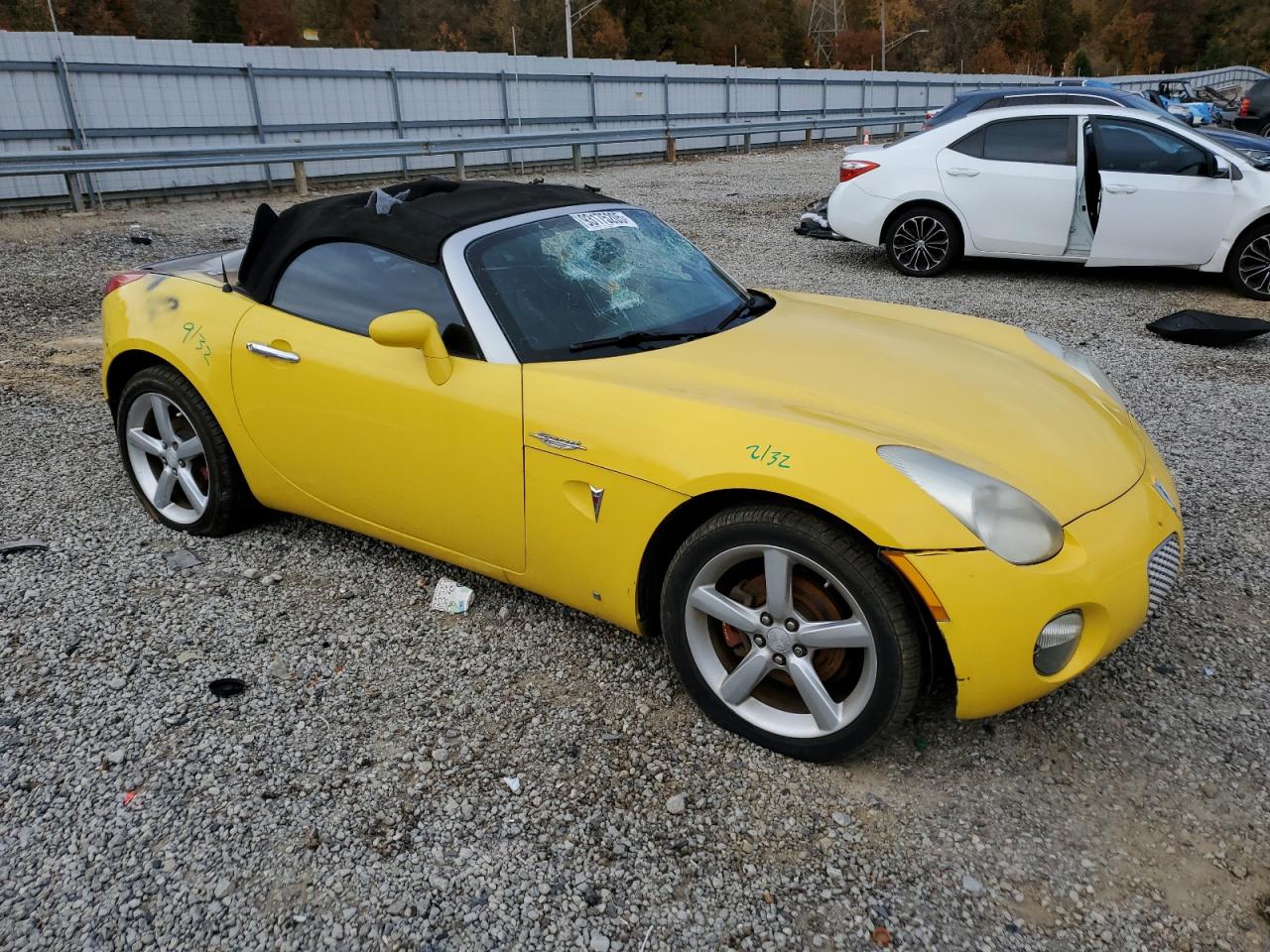 Pontiac Solstice Image 10