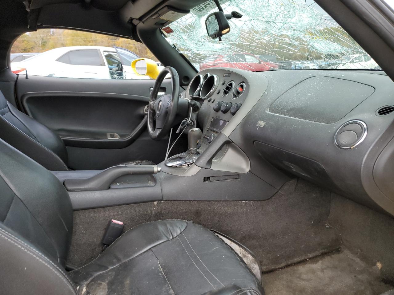 Pontiac Solstice Image 7