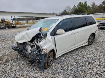  Salvage Toyota Sienna